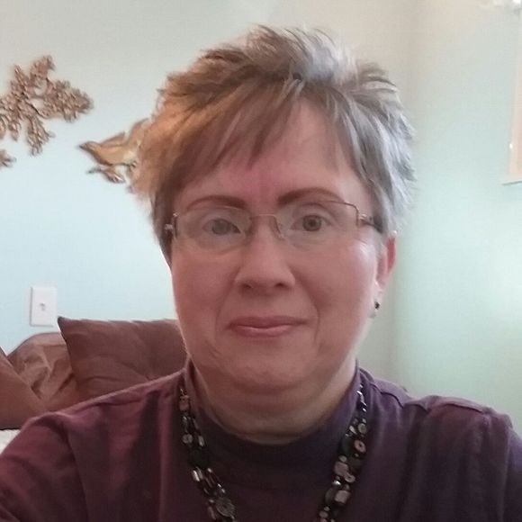 Meet your Posher, Cynthia - Picture 1 of 1